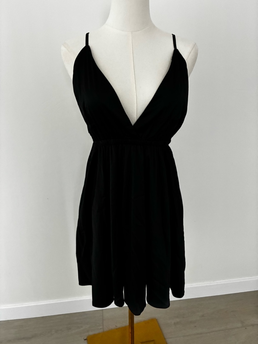 Black Plunge V-Neck open back Spaghetti Strap Mini Dress LBD new with tags